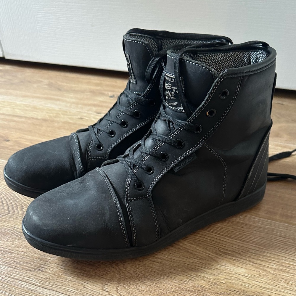 Indie Ridge men’s motorcycle shoes size 10.5